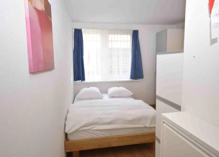 Апартаменты At Famous Location - Stork 21 *