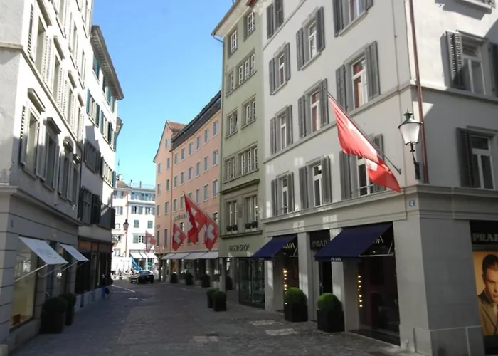 At Famous Location - Stork 21 Zürich