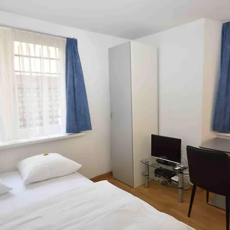 At Famous Location - Stork 21 Apartment